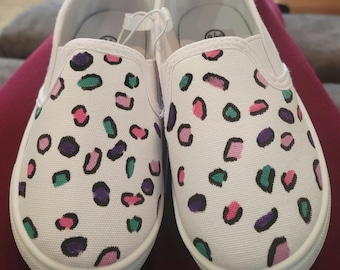 Girl's canvas shoes