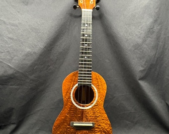 Martin D45用、手作りのカーリーハワイアンコア材ピックガード