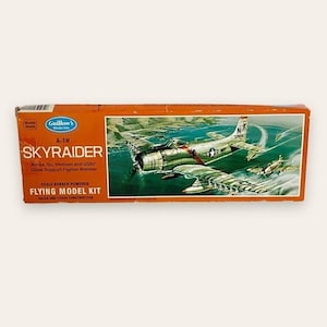 NEW Vintage Guillows Douglas A-1H Skyraider Kit, 17&quot; #904