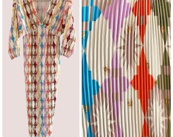 V-Neck Colorful Geometric Patterned Micro Pleat Dress Size Estimated Small