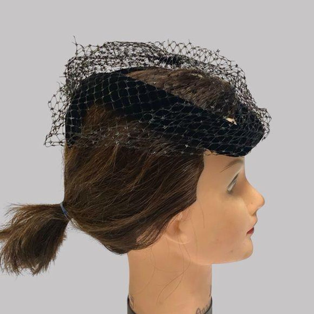 (01) Vintage 1950s black cocktail hat made of mesh and velvet,one Sz fits all Vintage 50s Black Cocktail Hat Velvet Pillbow w/Mesh and  main image 4