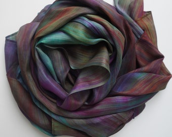 Bufanda de seda de morera tejida a mano: Bufanda artística en tonos morados y verdes