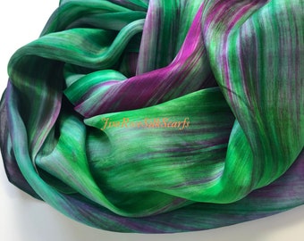 Bufanda de seda degradada hecha a mano: verde, morado, rosa - Bufanda de viaje ligera