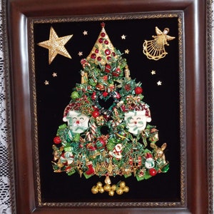 Framed Jewelry Christmas Tree Art: Vintage Holiday Decor (11x13 inches)