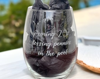 Individuell graviertes Weinglas Personalisiertes graviertes Weinglas-Hochzeits-Party-Geschenk für Hochzeit Benutzerdefiniertes stammloses Weinglas Laser-graviertes Glas