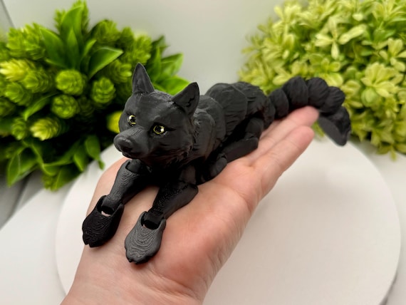 3D Printed Realistic Wolf with Custom Color Handpainted Eyes