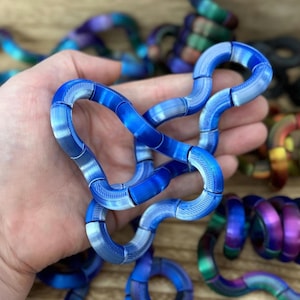 Cuerda Fidget Infinity impresa en 3D, color personalizado iridiscente bicolor o tricolor
