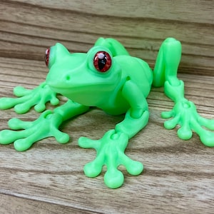 3D Printed Tree Frog | Palm Size Articulated Sensory Fidget Animal | Gift for Frog Lover | Cottagecore Decor | Custom Colors