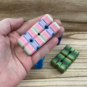3D Printed Mini Fidget Infinity Cube Custom Color | Flexible Sensory Desk Toy for Calm and Focus | Stocking Stuffer Gift Idea For Any Age