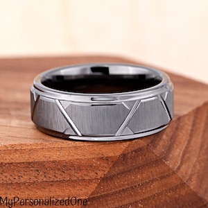 Geometric Pattern Dark Gray Tungsten Carbide Ring - 8mm Men&#39;s Gunmetal Wedding Band - Unique Promise Ring - Personalized Engraved Gift