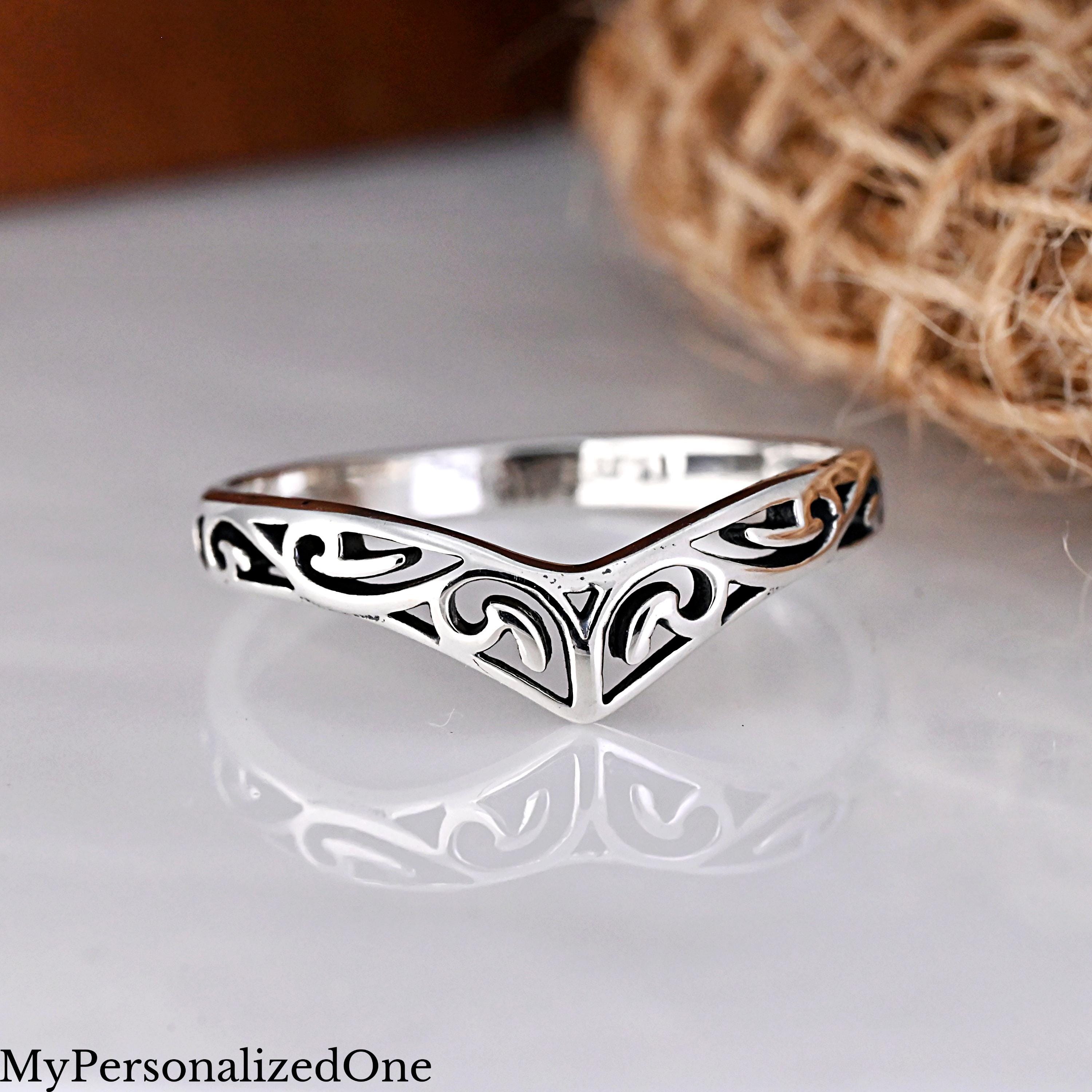 Vintage V Ring - Etsy