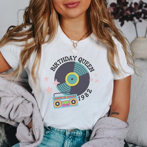 Vintage 1982 Birthday Queen Shirt Retro Style Tee for Women&#39;s Birthday Celebration 1982 Birthday Queen Retro Vintage Shirt For Her Tshirt