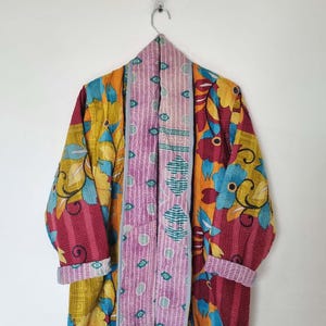 Floral Kantha Jacket, Indian Fine Kantha Quilt Coat, Handmade Kantha Jacket, Front Open Coat, Vintage Kantha Kimono, Winter Wear Jacket