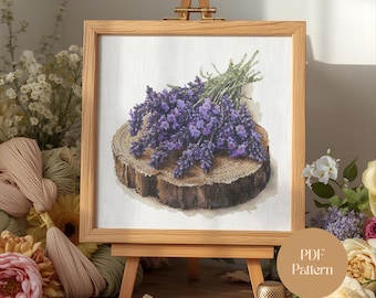 Schema punto croce lavanda – Disegno floreale rustico in PDF / Schema ricamo di fiori viola su fetta di legno per arredamento casa