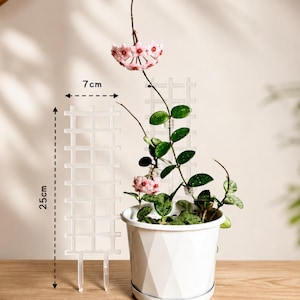 leafy™ Acrylic Grid Trellis