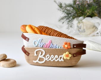Cesta de almacenaje personalizada hecha a mano con cuerda de algodón. Ideal como regalo para recién nacidos o para una inauguración de casa.