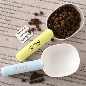 Custom Name Pet Food Shovel Spoon,Personalized Dog Food Scoop,Pet Food Scoop with Sealing Bag Clip,Kibble Scoop, Custom Dog Gift Idea