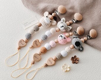 Gepersonaliseerde hartvormige fopspeenclip. Cadeaus geschikt voor baby's en kersverse ouders