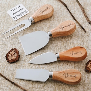 Conjunto de 4 facas de queijo para charcutaria personalizadas, inauguração de casa, conjunto de utensílios de faca de queijo gravados, espalhador de queijo, casamento personalizado, presente para mãe