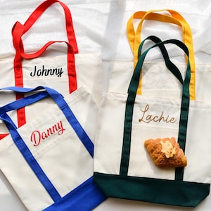 Personalisierte Buchstabenhandtasche, Brautjungfer Geschenk mit Buchstaben, bestickte Canvashandtasche, alltägliche Schultertasche, einzigartiges Geschenk für sie