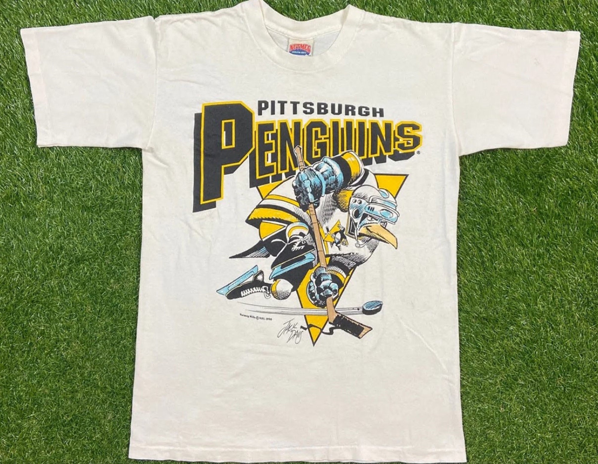 Vintage 1990s Pittsburgh Penguins Hockey shirt in 2023