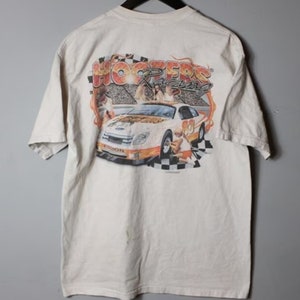 Hooters Vintage Tee - Etsy