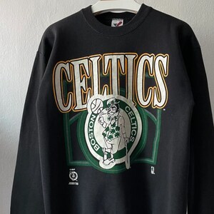 Green MAN Standard Fit Boston Celtics Licensed Long Sleeve Sweatshirt  2902405