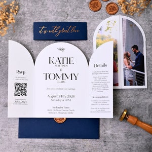 Elegante Hochzeitseinladung mit Foto, Papierhochzeitseinladungen, All in One Invite mit QR Antwort, moderne dreifache marineblaue Einladung