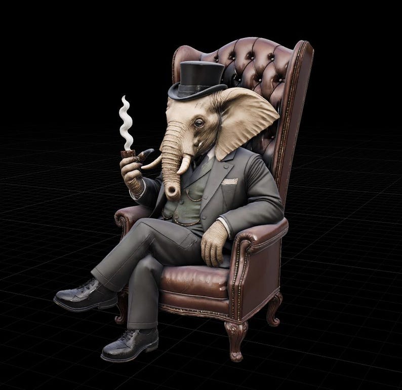 Puede incluir: Una escultura caprichosa de una cabeza de elefante con traje y sombrero de copa, sentada en un sill&oacute;n de cuero marr&oacute;n. La figura del elefante sostiene una pipa humeante, exudando un aire de sofisticaci&oacute;n. El fondo es negro.