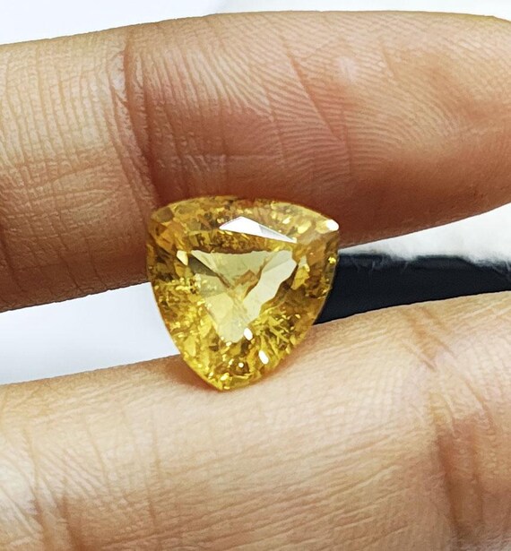 Pierre Précieuse Citrine Jaune Ovale 91.90 Carats - Qualité AAA - Création En Laboratoire
