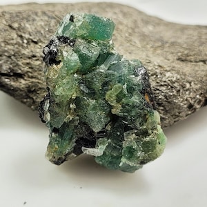 139 CT Natural Zambia Emerald Matrix Rough Specimen Mineral Emerald Rough Loose Gemstones