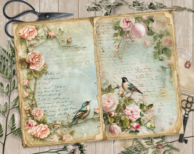 Op de afbeelding: Een open vintage dagboek met een blauw en wit bloemenontwerp. De pagina's zijn gevuld met handschrift en er zitten twee kleine blauwe vogels op takken met roze rozen.