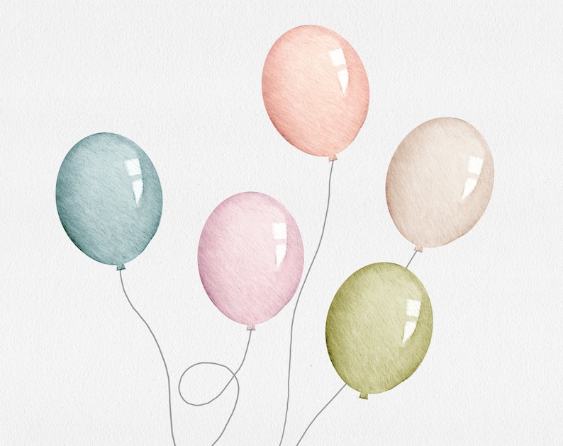 Op de afbeelding: Vijf aquarelballonnen in verschillende pastelkleuren, waaronder roze, blauw, groen en beige, zijn aan elkaar gebonden met touwtjes. De ballonnen zweven tegen een witte achtergrond.