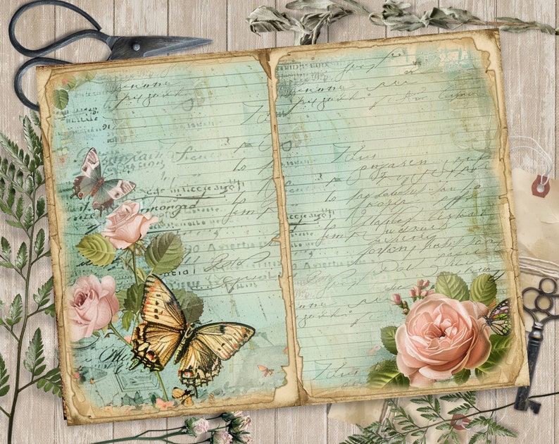 Op de afbeelding: Een open vintage dagboek met een blauwe en groene achtergrond. De pagina's zijn gevuld met handschrift en versierd met vlinders en rozen. Het dagboek heeft een verweerde, oude uitstraling.