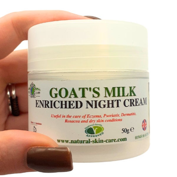 Crème hydratante de nuit enrichie en lait de chèvre 75 g par Elegance Natural Skin Care. Formulé pour les peaux sèches et sensibles