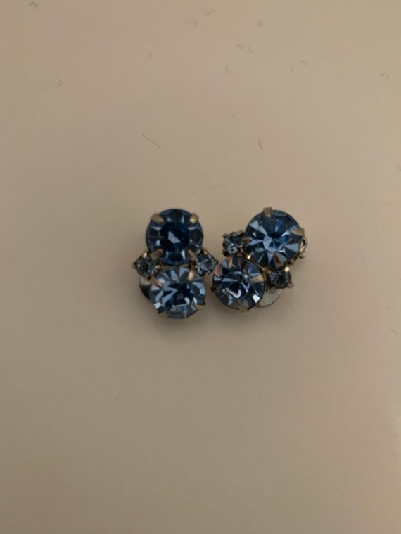 Vintage Blue Crystal Clip On Earrings | Jewel Clu… - image 4