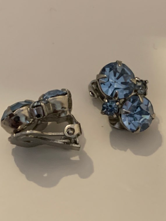 Vintage Blue Crystal Clip On Earrings | Jewel Clu… - image 8
