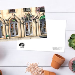 Carte postale simple : illustrée à la main Le recto verso | Devanture de magasin à New York