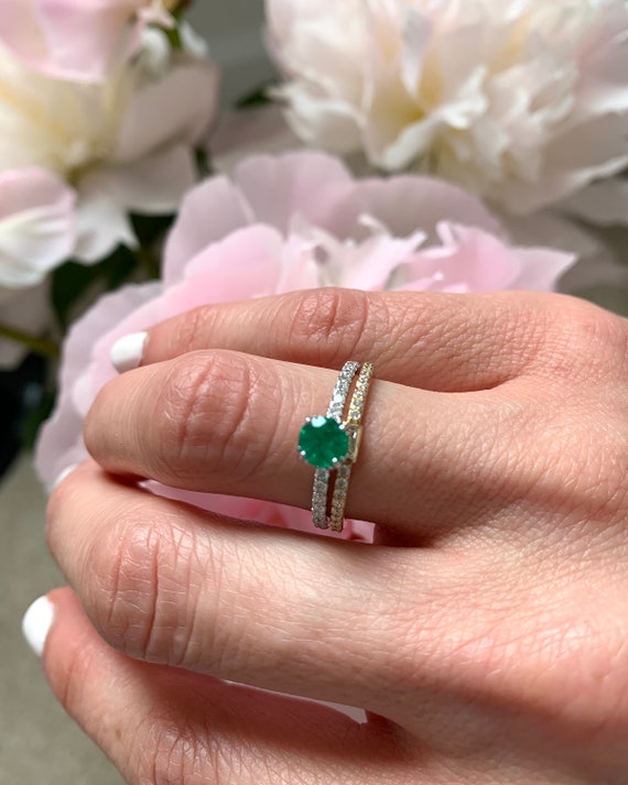 エメラルド 0.23ct ダイヤモンド 0.24ct リング Pt900 プラチナ 