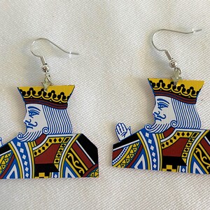 KING of DIAMONDS 本物のカジノプレイカードダイカットイヤリング - 色をお選びください
