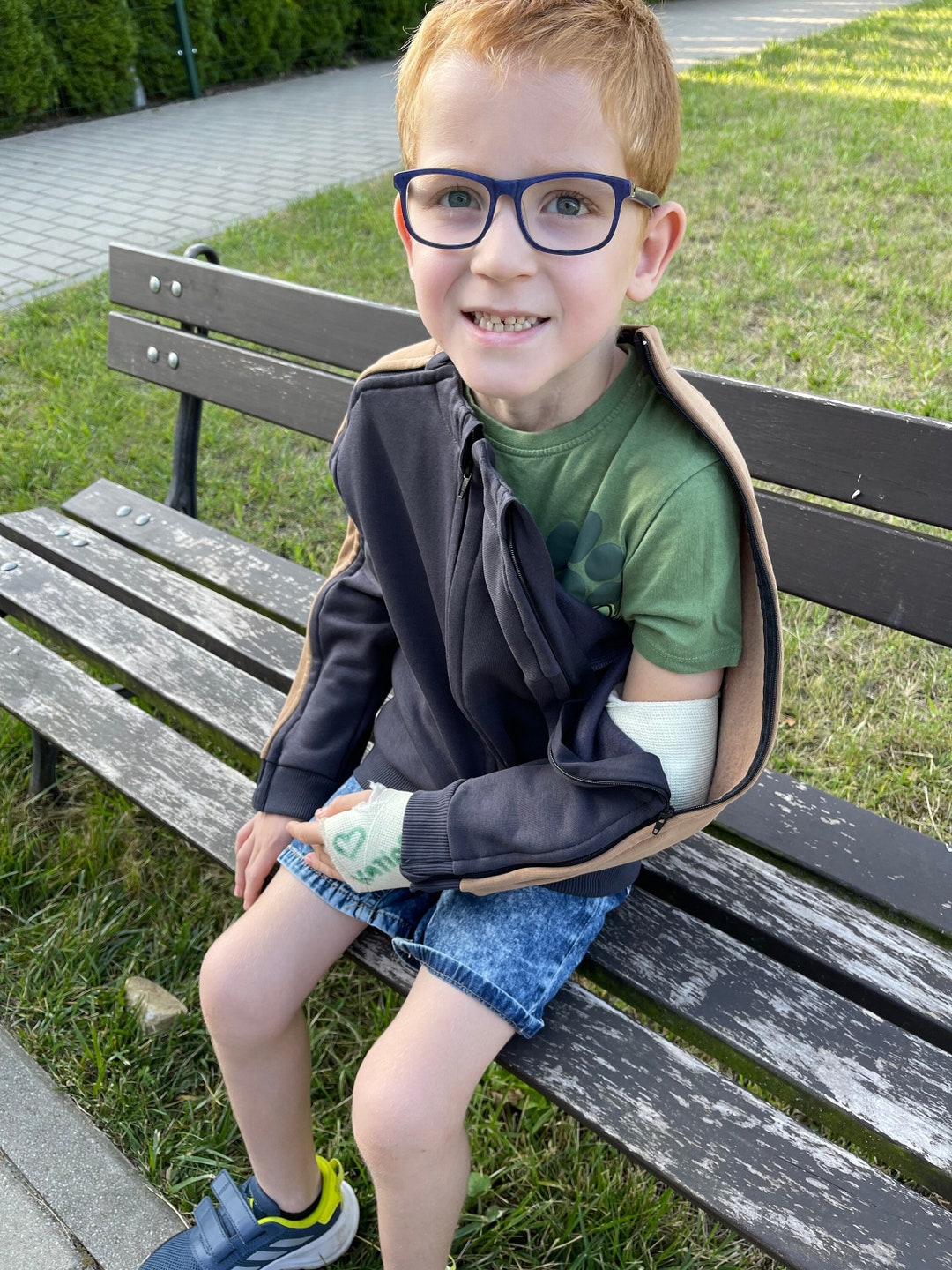 Sweatshirt With Zipoff Sleeves, Adaptive Clothing, Adaptive Sweatshirt