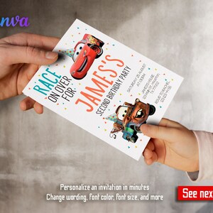 Puede incluir: Una invitaci&oacute;n imprimible para una fiesta de cumplea&ntilde;os de dos a&ntilde;os con tem&aacute;tica de Cars. La invitaci&oacute;n presenta un coche rojo con un gorro de fiesta y un cami&oacute;n azul con un gorro de fiesta. El texto de la invitaci&oacute;n dice "Race on over for James's Second Birthday Party".