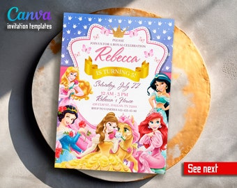 Puede incluir: Una invitación de cumpleaños rosa y dorada con princesas de Disney, incluyendo Blancanieves, Cenicienta, Bella, Ariel y Jasmine. La invitación dice "Por favor, únase a nosotros para una celebración real, ¡Rebecca cumple 5!" con detalles para la fiesta el 22 de julio.