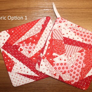 Juego de agarraderas de San Valentín con retazos, decoración de cocina de San Valentín, agarraderas de patchwork, regalo acolchado para el Día de Galentine (juego de 2)