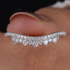 Round Lab Grown Diamond Curved Ring Crown Diamond Sustainable Wedding Band For Women Lab Created Diamond Chevron Wedding Ring Gift For Wife
