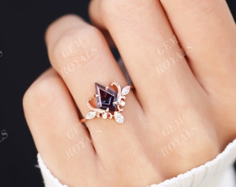 Pierścionek z aleksandrytem w szlifie latawcowym, pierścionek rocznicowy z różowego złota