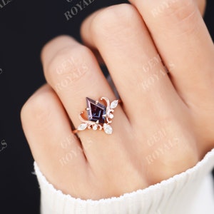 Vintage Alexandrite Engagement Ring Kite Cut alexandrite Ring Rose Gold wedding Anniversary Ring Antique Kite cut Bridal Ring Solitaire Ring