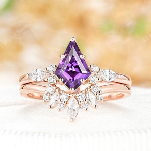 Vintage Kite Cut Purple Sapphire Engagement Ring Set 14K Rose Gold September Birthstone Bridal Set Cluster Moissanite Wedding Ring for Women
