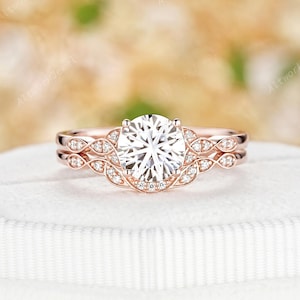 Firework Cut Moissanite Engagement Ring 14K Rose Gold Round Cut Moissanite Bridal Set Vintage Trinity Celtic Knot Wedding Promise Ring Gift