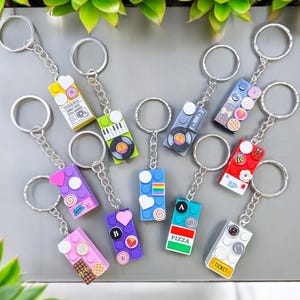 Porte-clés Lego personnalisé avec breloques de votre choix.